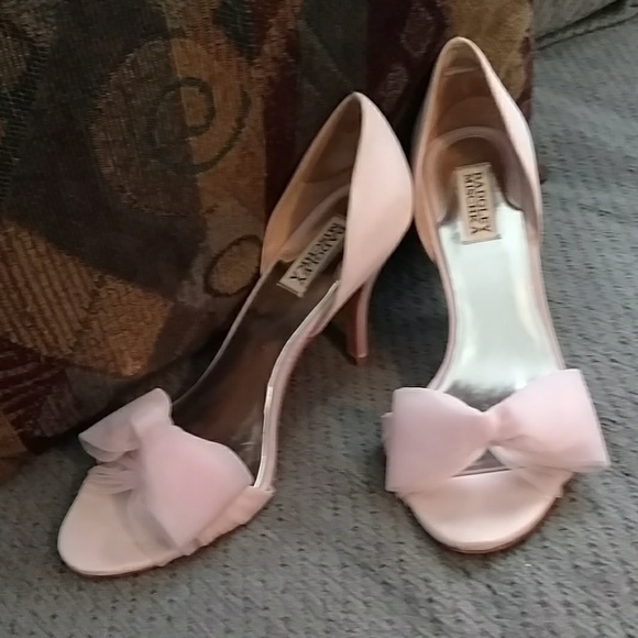Shoes - Picture 3 of 4